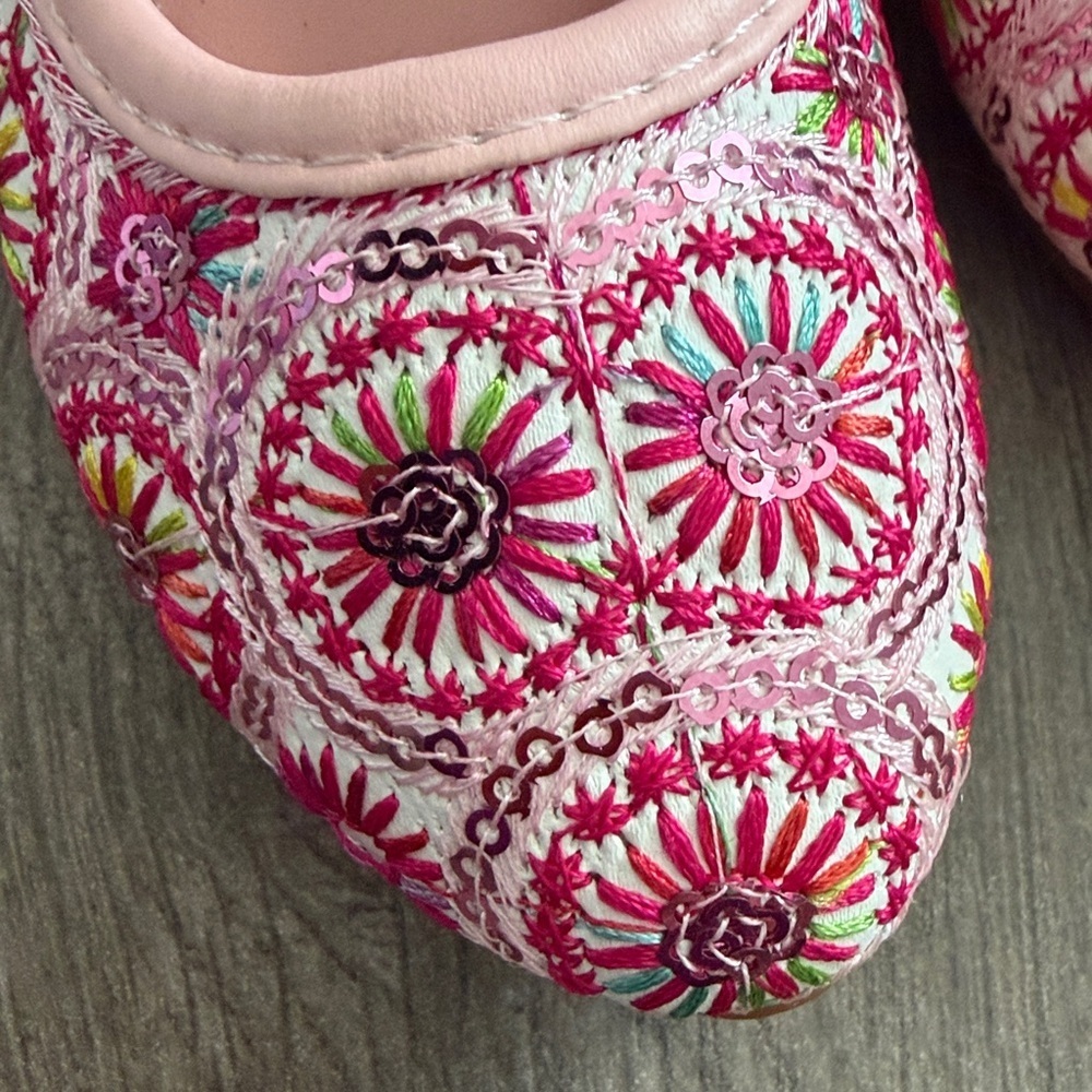 Pink Embroidered boho Indian baby girl Shoes size 4 - Picture 6 of 6